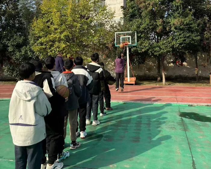 为什么篮球训练的价值对青少年发展如此重要?_1